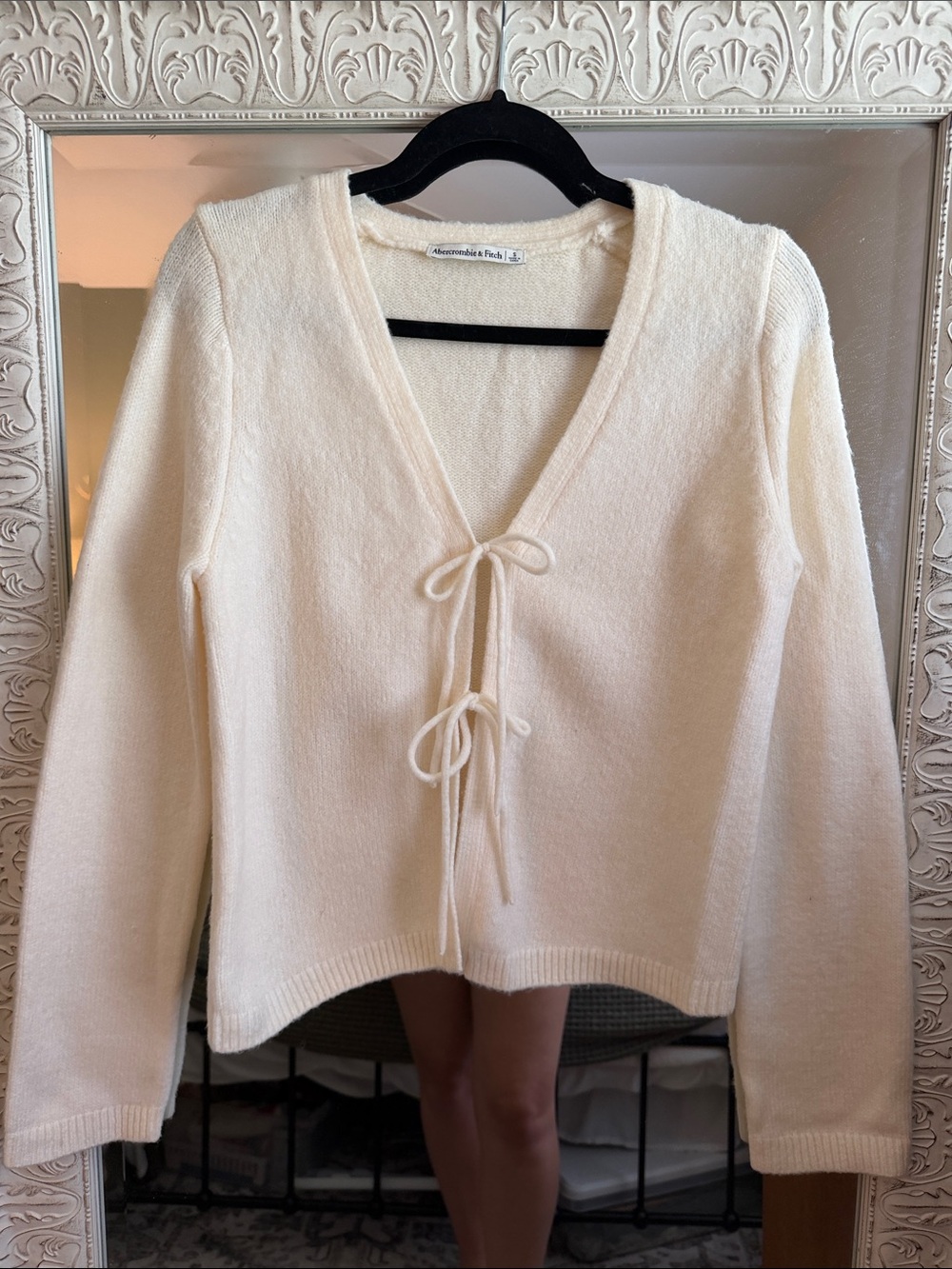 Abercrombie & Fitch Cream Tie-Front V-Neck Cardigan